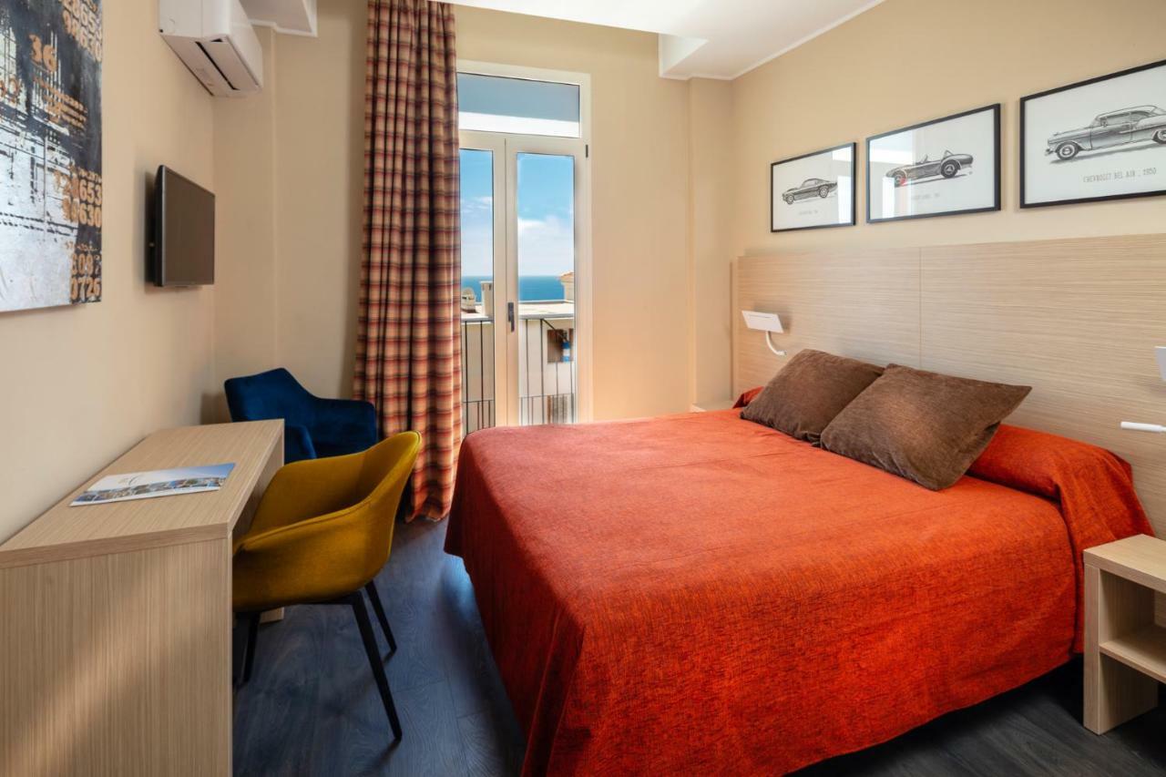 Miramar Hotel 3*